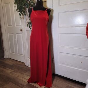 Vtg Red Gothic Spaghetti Strapped Velvet Maxi Dress/Gown/T103